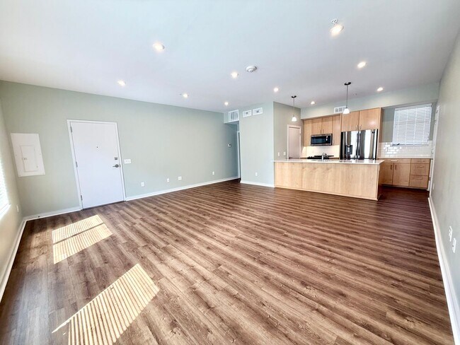 Building Photo - Large, Two-Story Condo in Downtown OKC, Civc Centre Flats!!