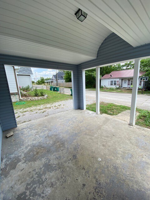 Building Photo - 224 McClure St