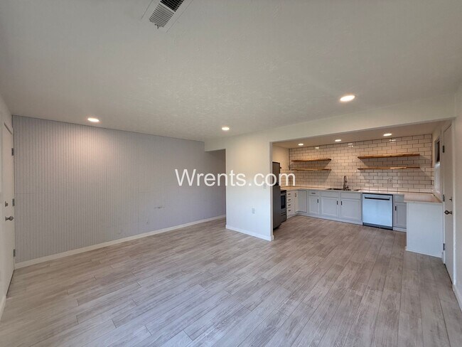 Foto del edificio - Unique 1 Bed / 1 Bath Duplex in Convenient Spokane Location!