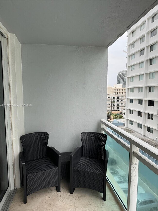 Building Photo - 6917 Collins Ave