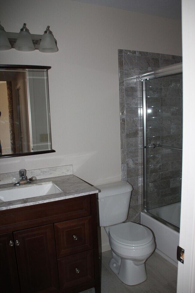 Foto del edificio - "Charming 3-Bedroom Retreat with 2 Full Baths in the Heart of Billings!"