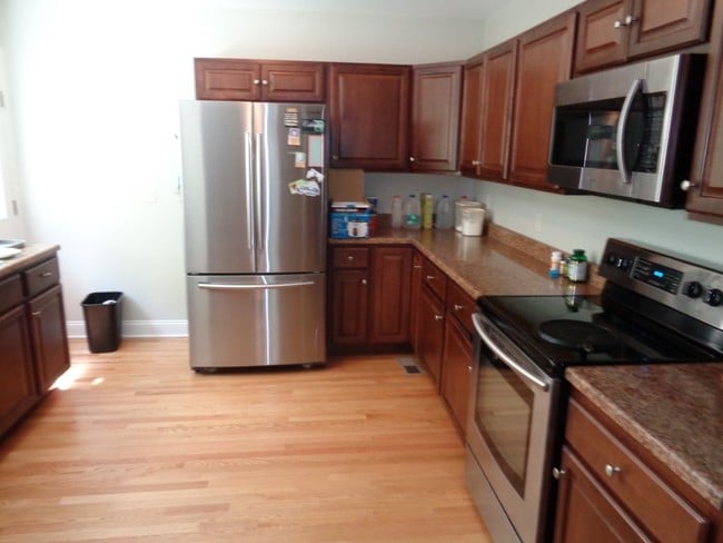Building Photo - 1411 Crane Ct