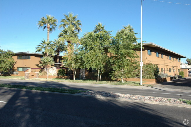 Building Photo - Savoy Plaza Apartments