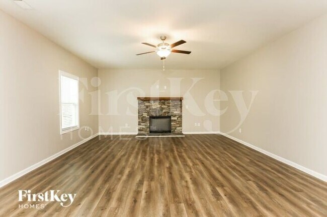 Building Photo - 255 Webster Lake Dr