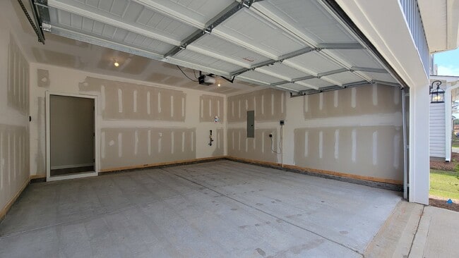 Building Photo - Welcome Home!