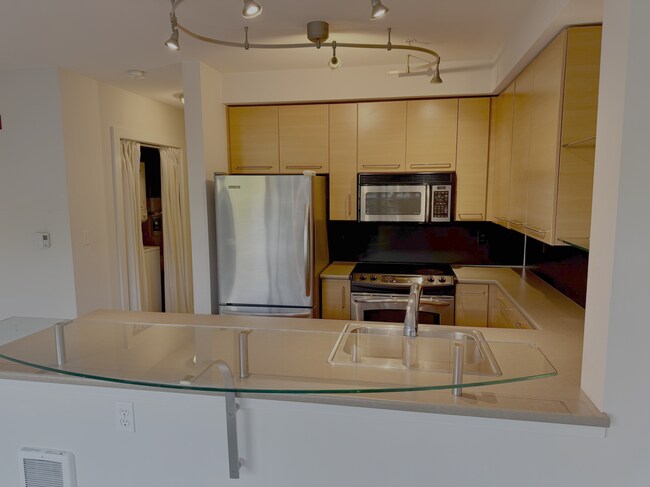 Foto del edificio - 1420 E Pine St