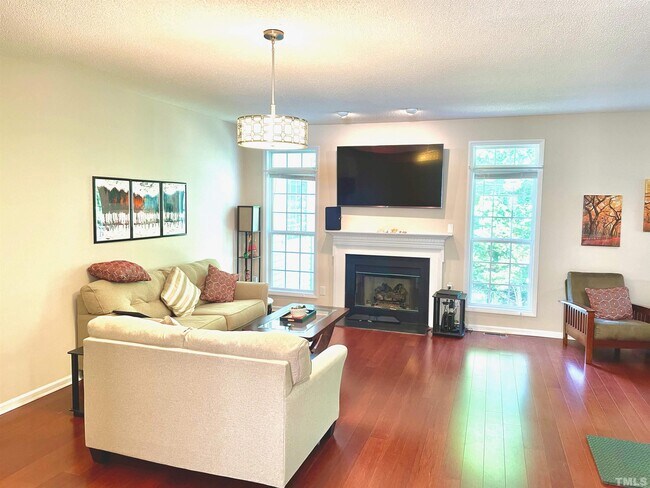 Building Photo - 101 Elmview Dr