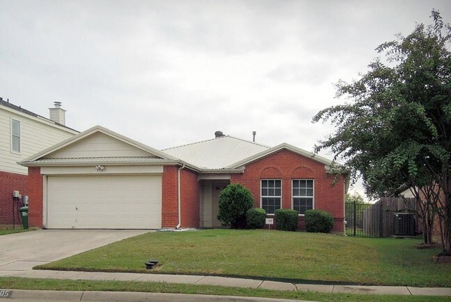 Building Photo - 1105 Springcreek Dr