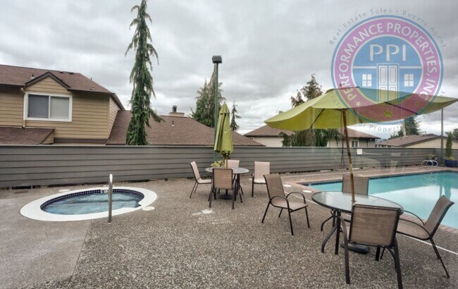 Building Photo - DEPOSIT FREE MOVE IN WITH RHINO! WATER,SEW...