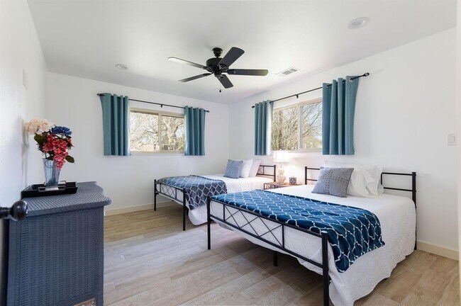 Foto del edificio - 499 Hays St