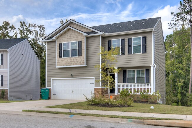 Building Photo - Beautiful home with a Walkout Basement