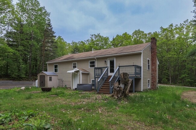 Building Photo - 240 Leda Ave