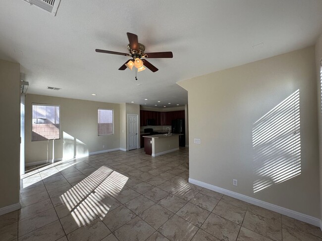 Building Photo - Rhodes Ranch