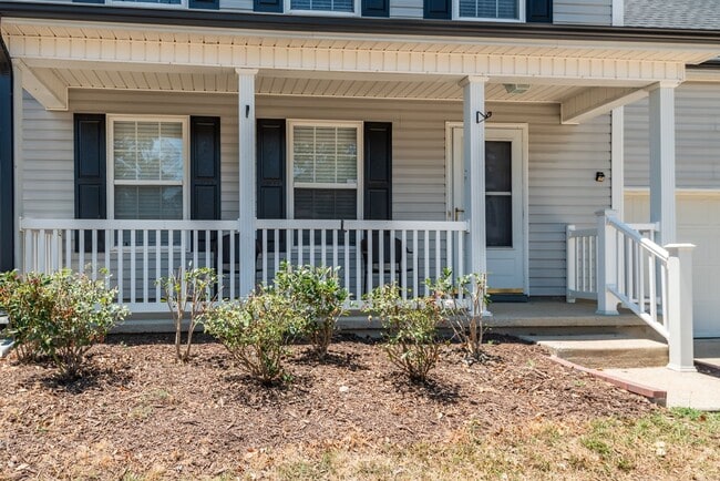 Building Photo - AVAILABLE 10/14/25! Welcome to this charmi...