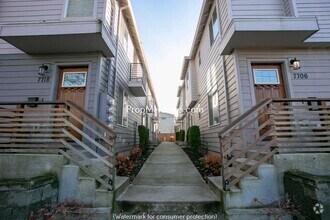 Building Photo - 7722 SE Washington St