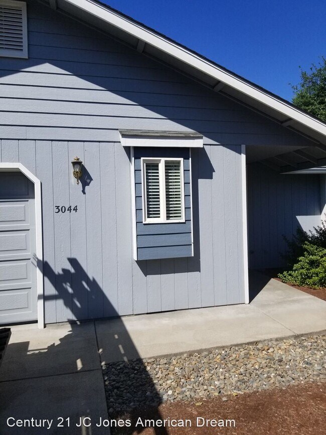 Building Photo - 2 br, 2 bath House - 3044 Sunburst Drive