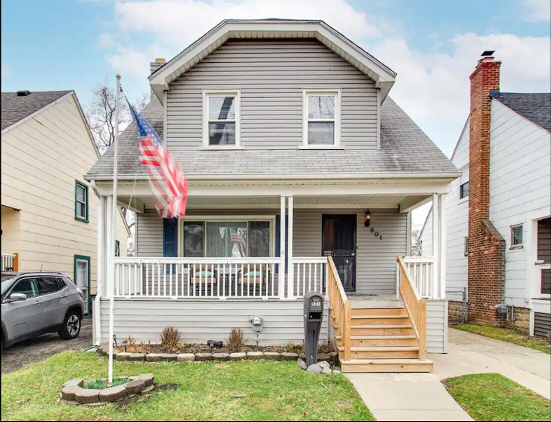 Primary Photo - Move In Ready - 3 Bedroom 1.5 Bathroom Sin...