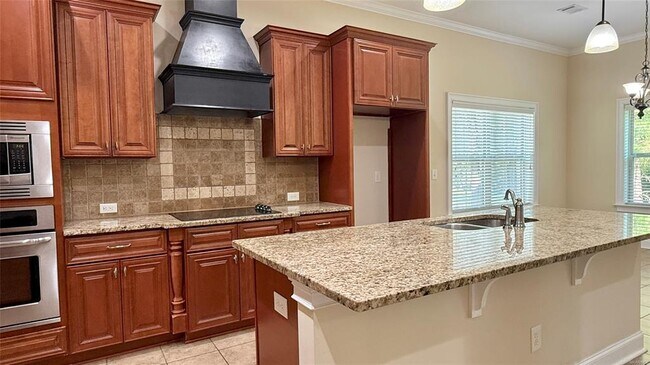 Building Photo - 230 Melison Dr