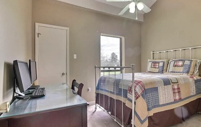 Building Photo - 8024 Picardy Ave