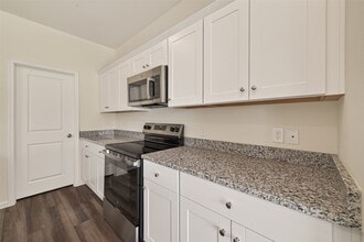 Building Photo - 31247 Williams Lndg St