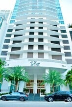 Building Photo - 950 Brickell Bay Dr