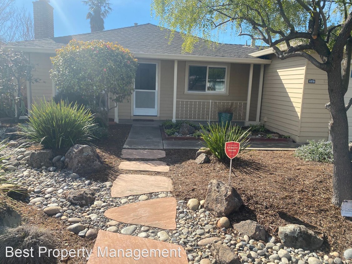 Primary Photo - 2 br, 1 bath House - 1070 Via Honda