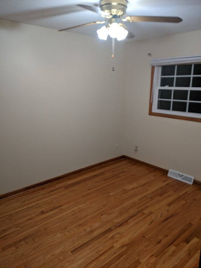 Spare Bedroom - 436 W Caston Rd