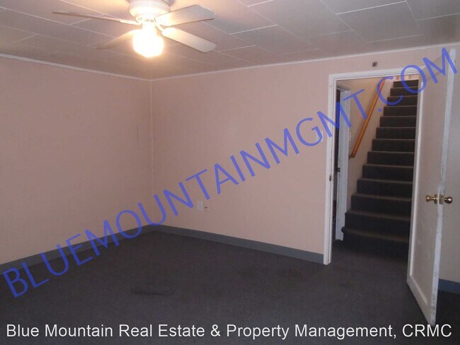 Building Photo - 221-221 1/2 N Foote Ave