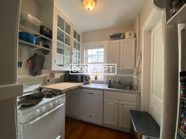 Building Photo - 11 Story St