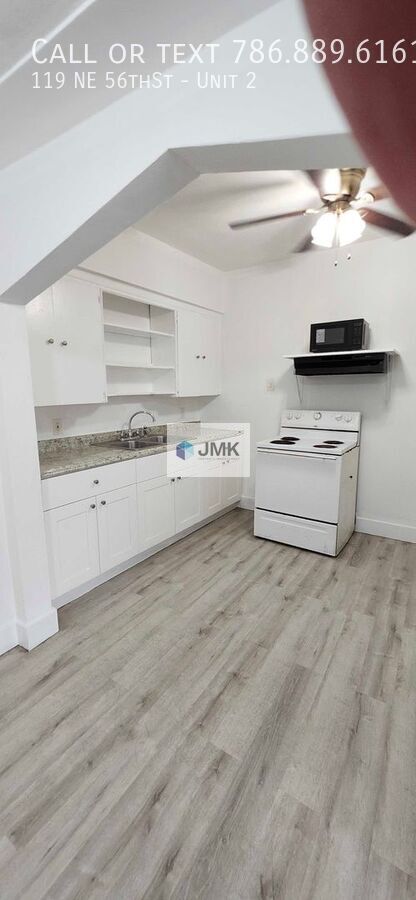 Foto del edificio - 119 NE 56thSt-Unit 2