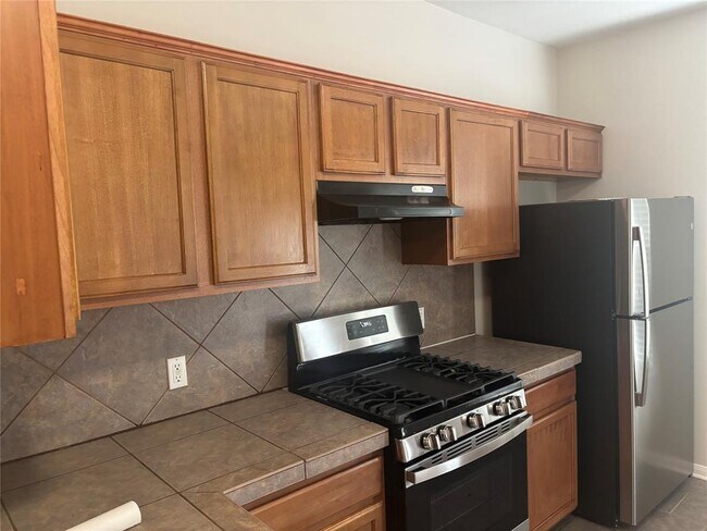 Building Photo - 2512 Allred Dr