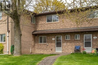 Building Photo - 44 Romfield Dr