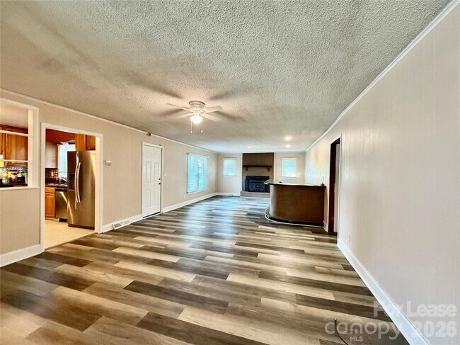 Building Photo - 3132 Dawnshire Ave