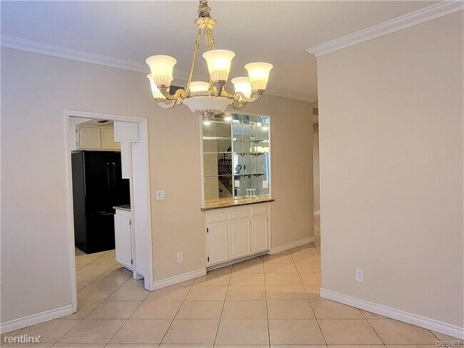 Foto del edificio - 3 br, 3 bath Townhome - 5834 Etiwanda Ave ...