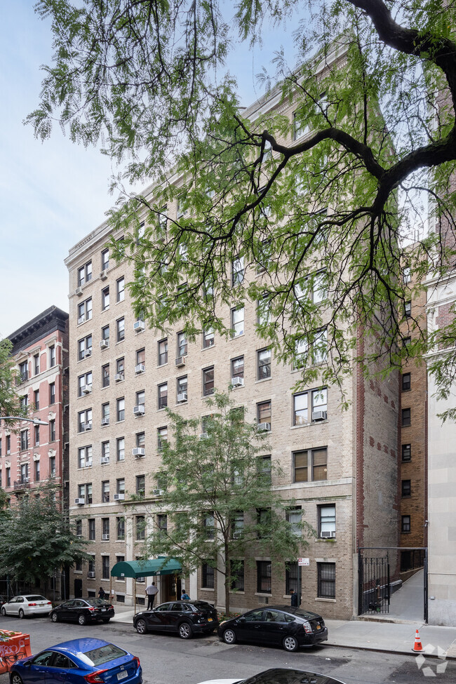 Building Photo - 130 E 94th St
