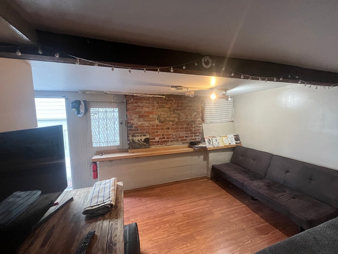 Primary Photo - 3018 3rd St