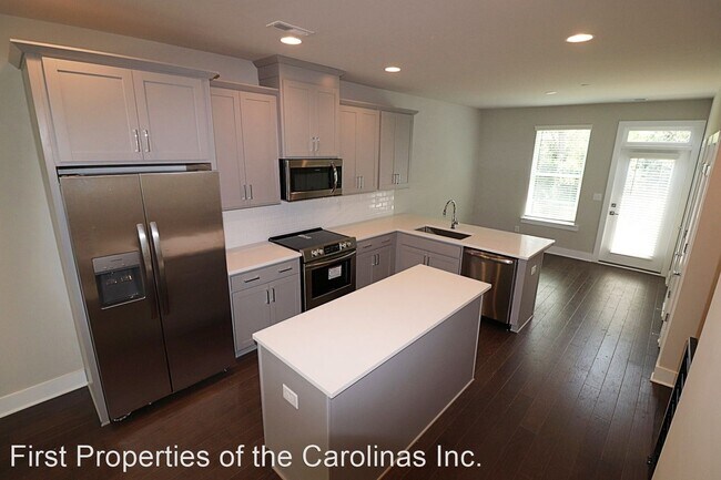 Building Photo - 3 br, 2.5 bath House - 2643 Norfolk Ave.