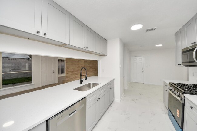 Foto del edificio - 17310 Pastoria Dr