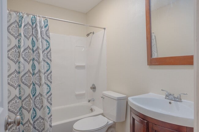 Building Photo - 2126 Rickert St