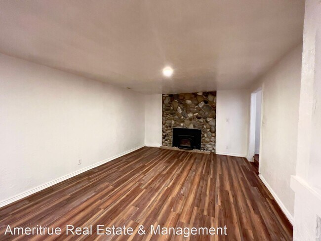 Building Photo - 5 br, 3 bath House - 649 E 300 N