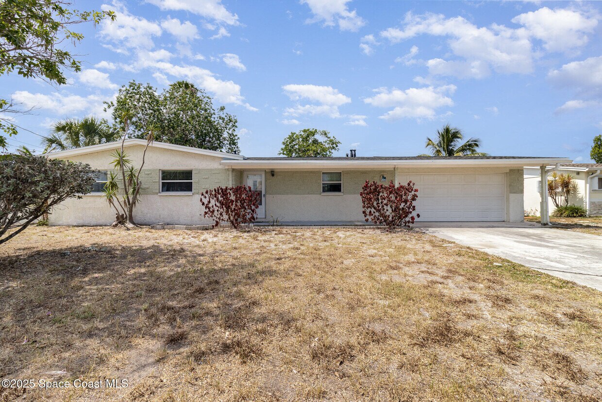 Foto principal - 205 Trinidad Dr