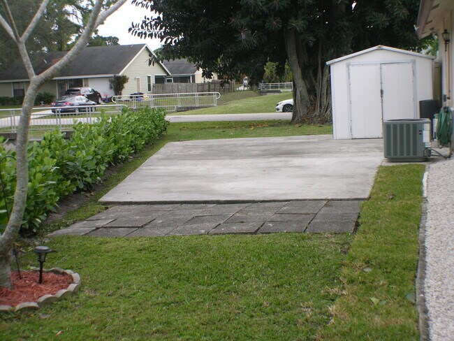 Foto del edificio - 6223 Kendrick St