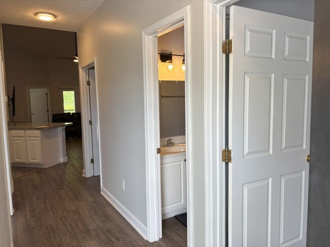 Building Photo - 106 Westhaven Dr