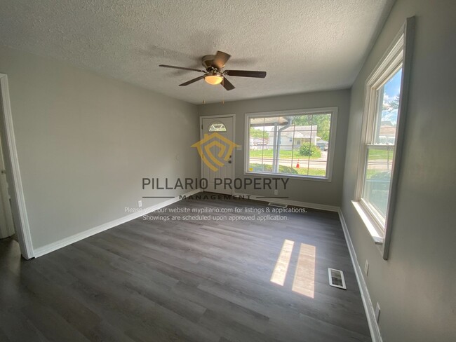 Building Photo - MOVE IN SPECIAL - Newly Renovated, 2 Bedro...