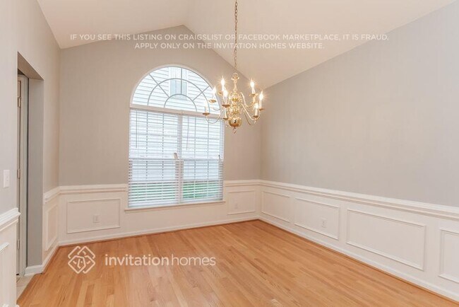 Foto del edificio - 16019 Lavenham Rd