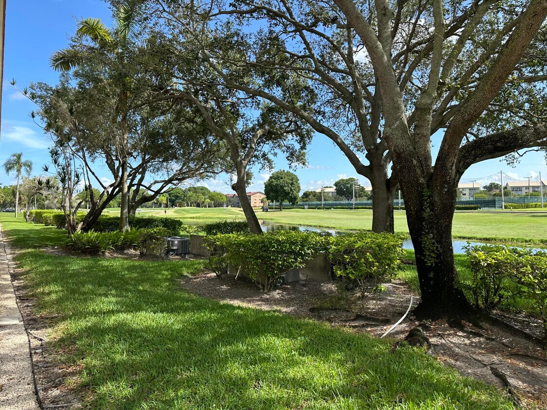 Foto principal - 901 SW 128th Terrace