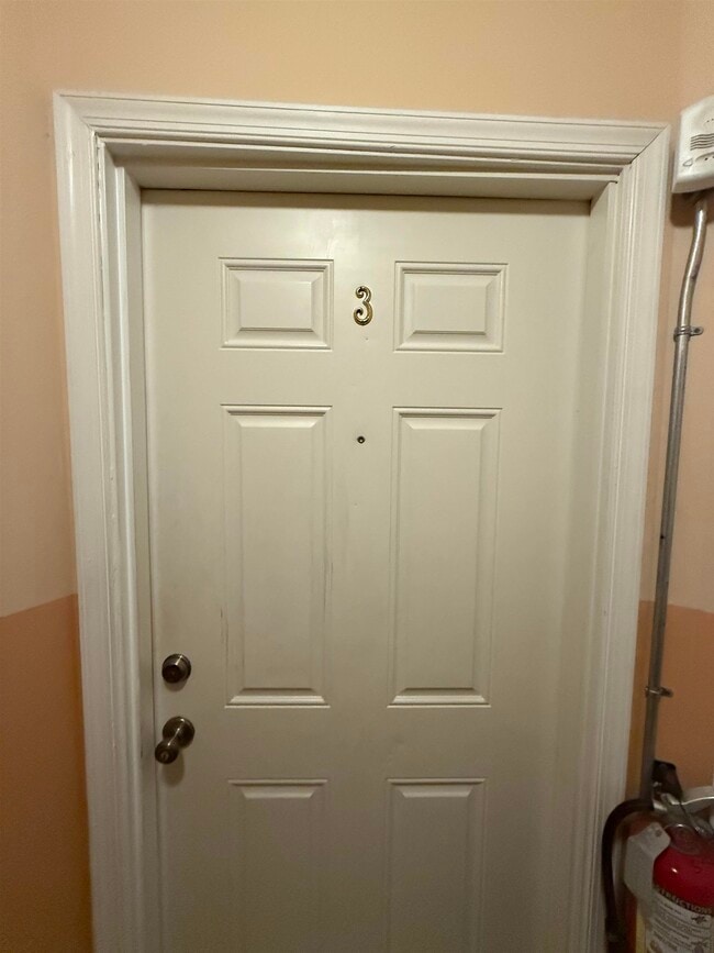 Building Photo - 621 38th St