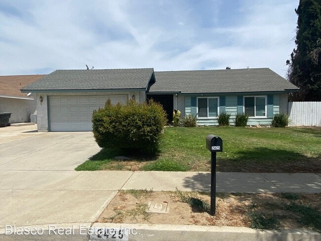 Building Photo - 4 br, 2 bath House - 2425 S. Taylor Place