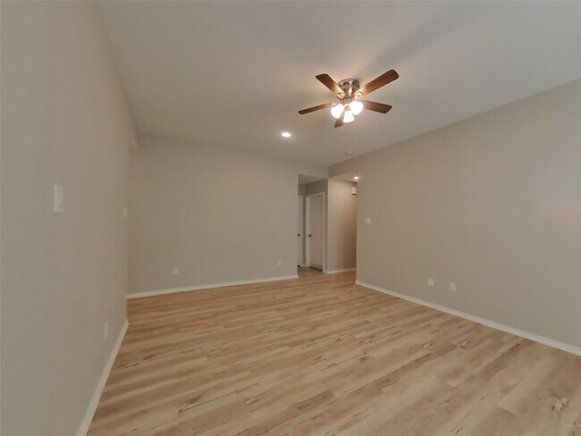 Foto del edificio - 17588 Rosewood Manor Ln