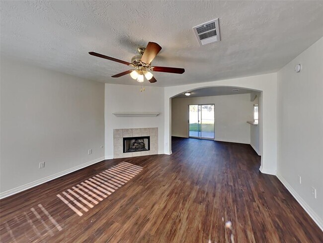 Building Photo - 26114 Cypresswood Dr